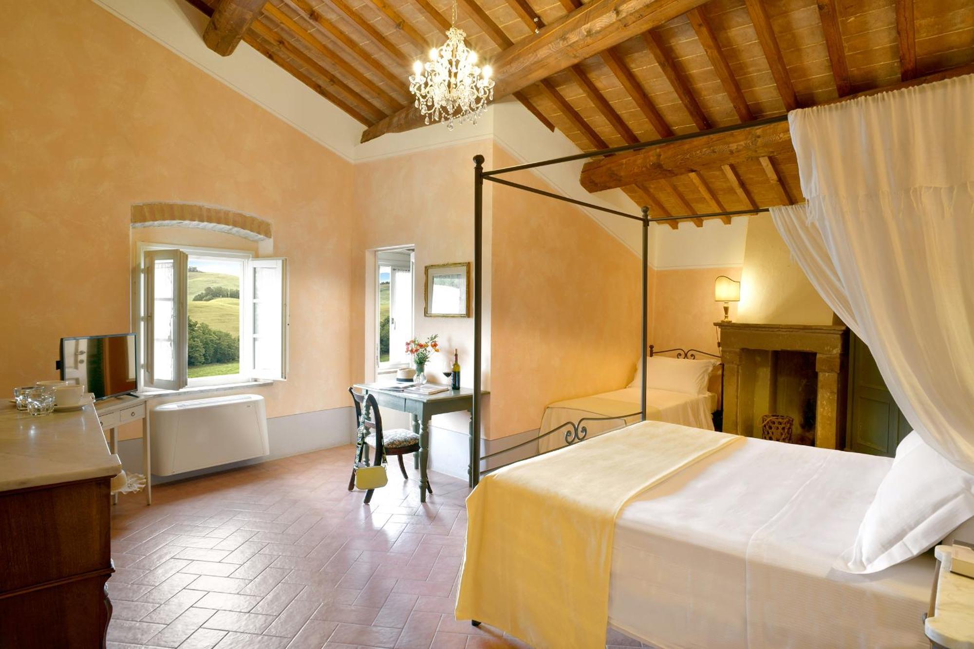 Locanda Le Giunche Guardistallo Bagian luar foto