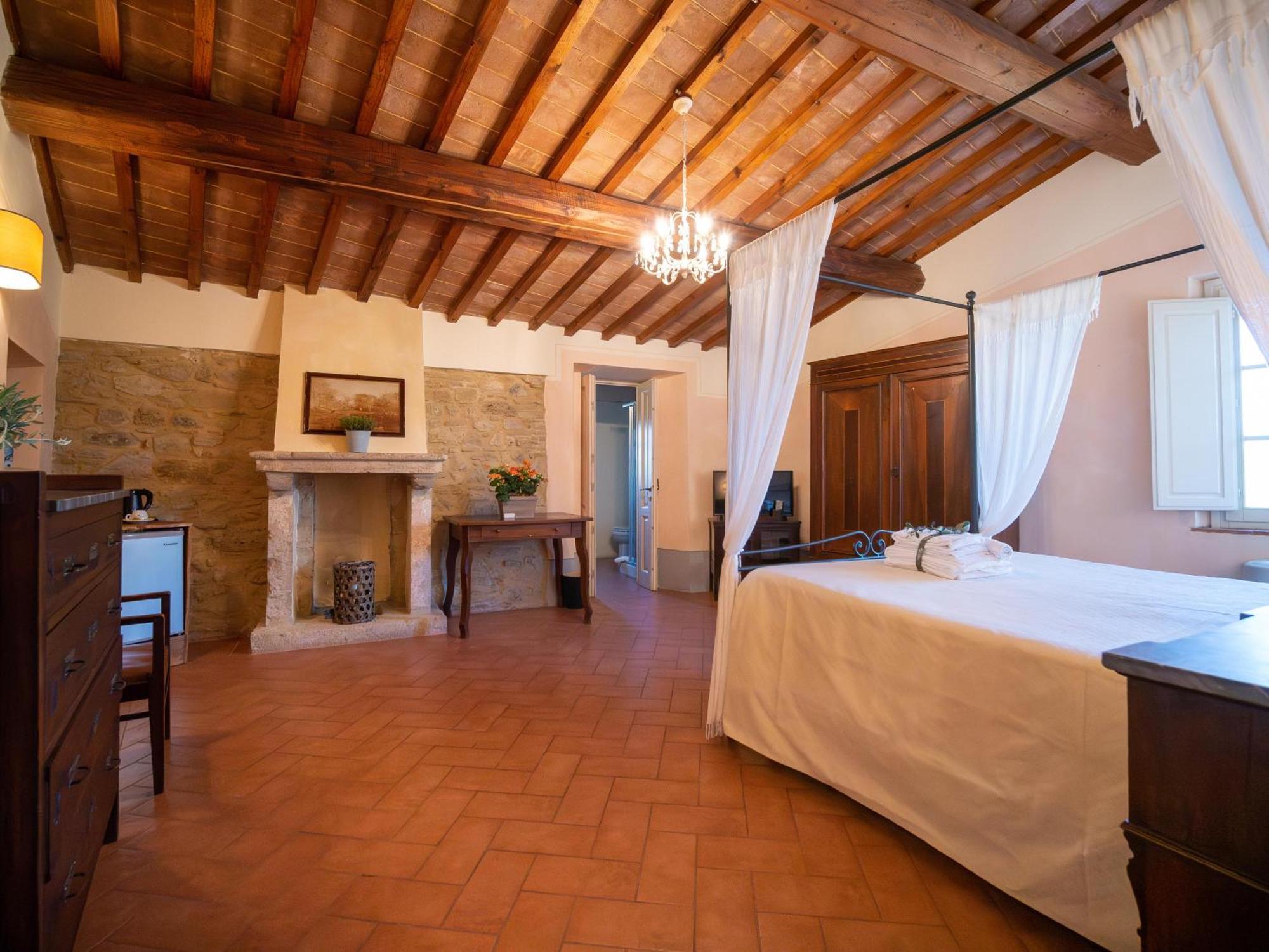 Locanda Le Giunche Guardistallo Bagian luar foto