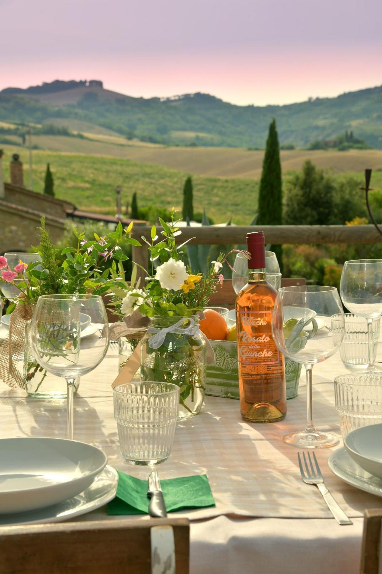 Locanda Le Giunche Guardistallo Bagian luar foto