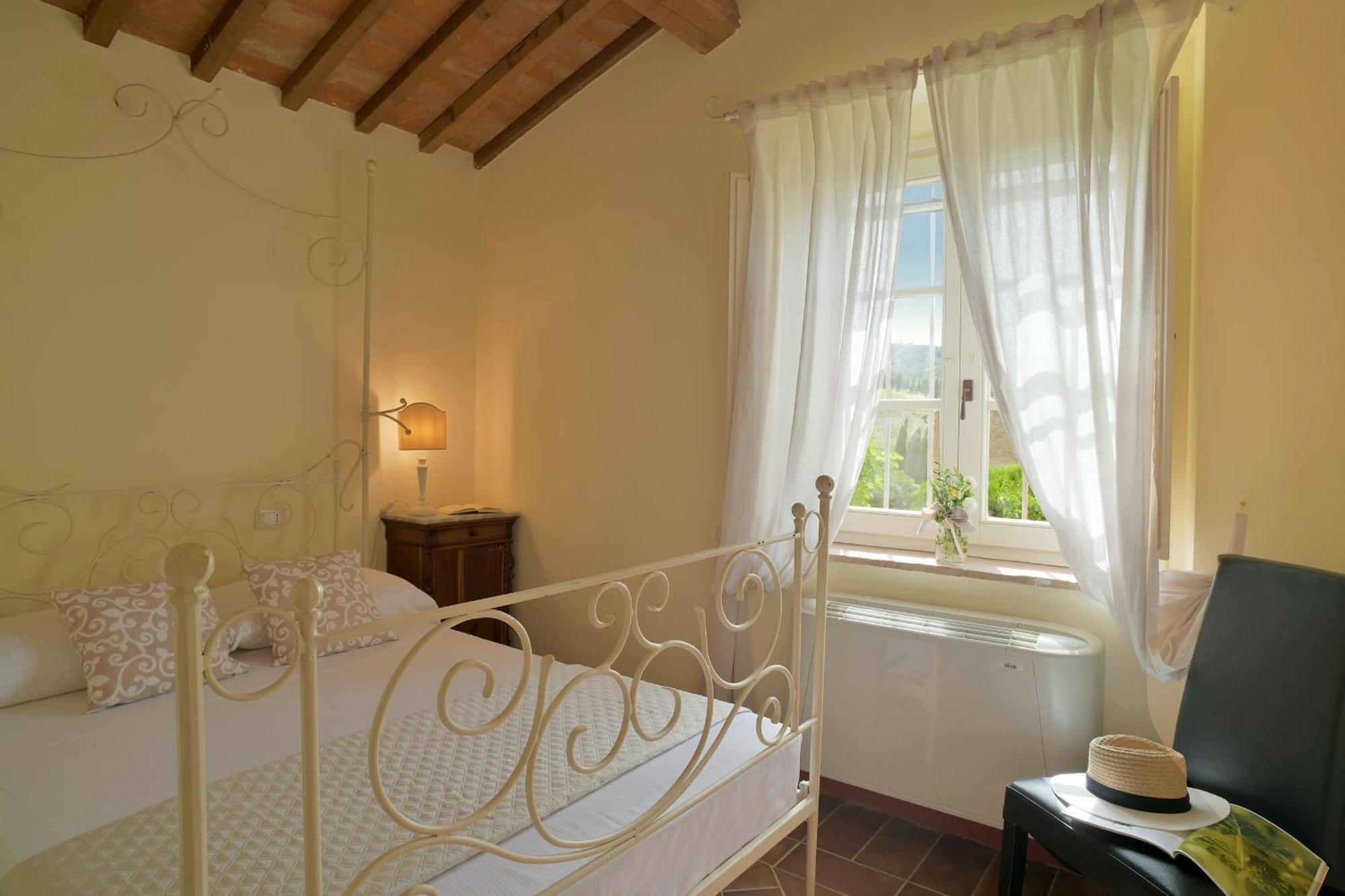 Locanda Le Giunche Guardistallo Bagian luar foto