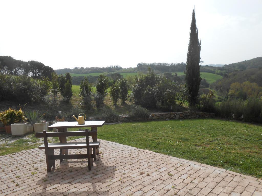 Locanda Le Giunche Guardistallo Bagian luar foto